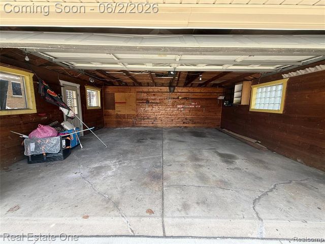 6810 Rosemary Street, Dearborn Heights, MI 48127