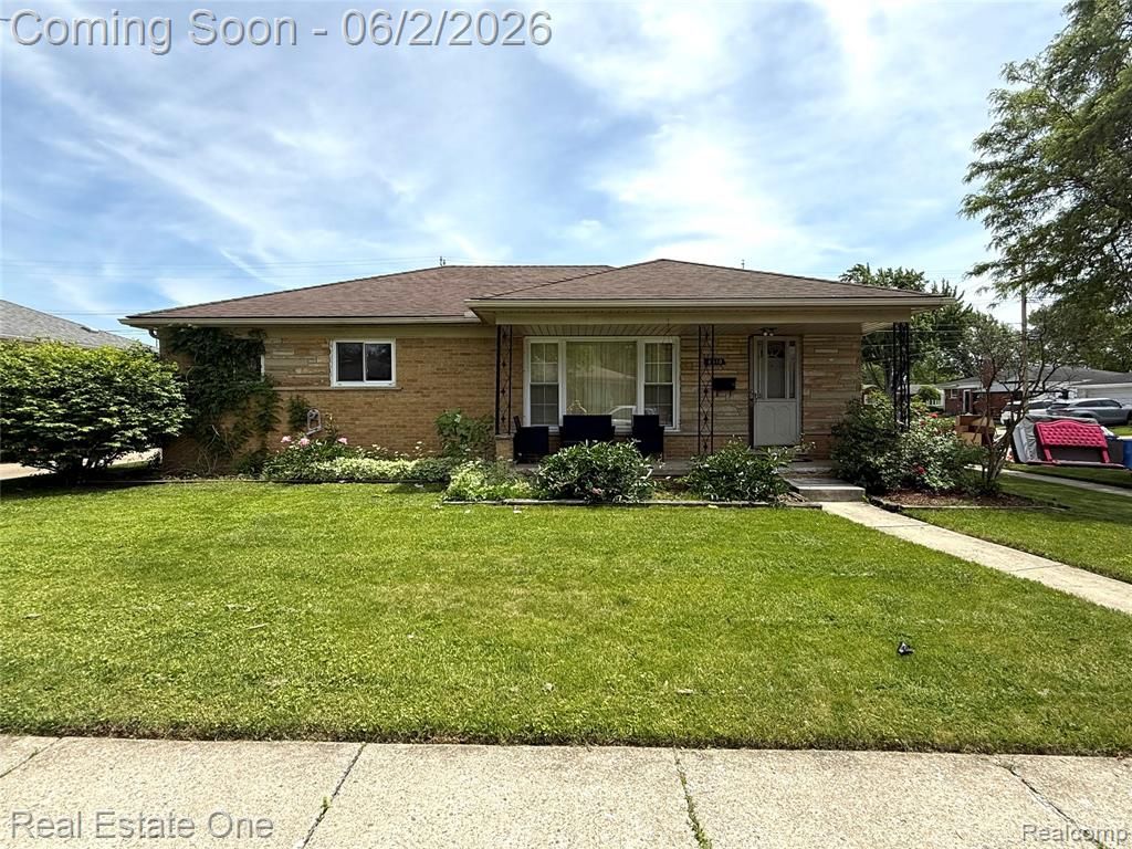 6810 Rosemary Street, Dearborn Heights, MI 48127
