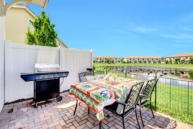 10043 Akenside Drive, Boca Raton, FL 33428