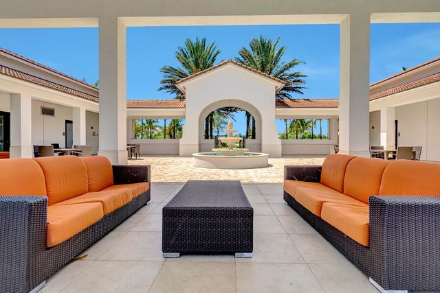 10043 Akenside Drive, Boca Raton, FL 33428