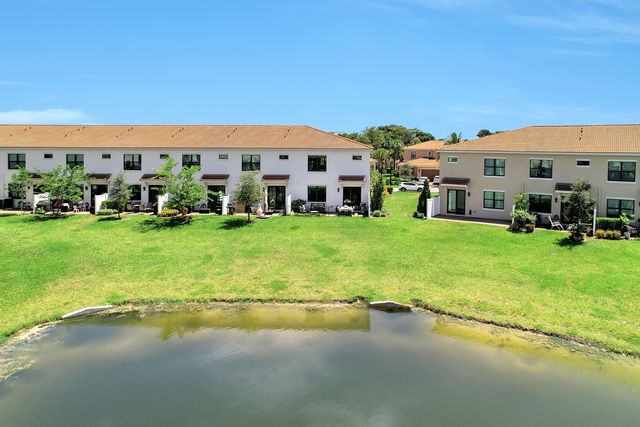 10043 Akenside Drive, Boca Raton, FL 33428