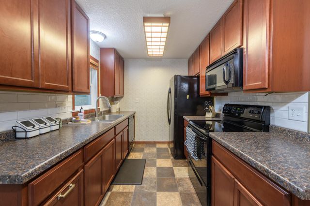 2024 Maple Street, Hastings, MN 55033