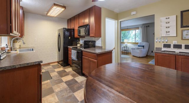2024 Maple Street, Hastings, MN 55033