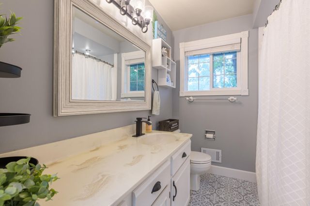 2024 Maple Street, Hastings, MN 55033