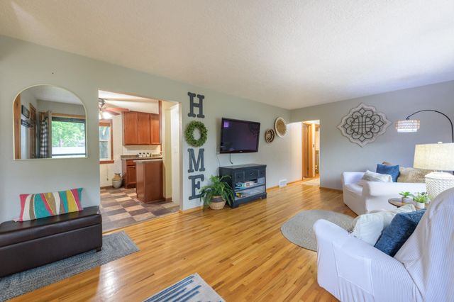 2024 Maple Street, Hastings, MN 55033