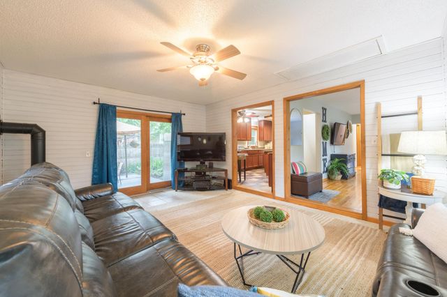 2024 Maple Street, Hastings, MN 55033