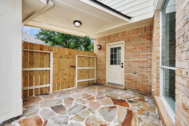 16203 Broken Timber Circle, Houston, TX 77095