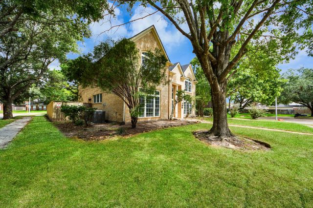 16203 Broken Timber Circle, Houston, TX 77095