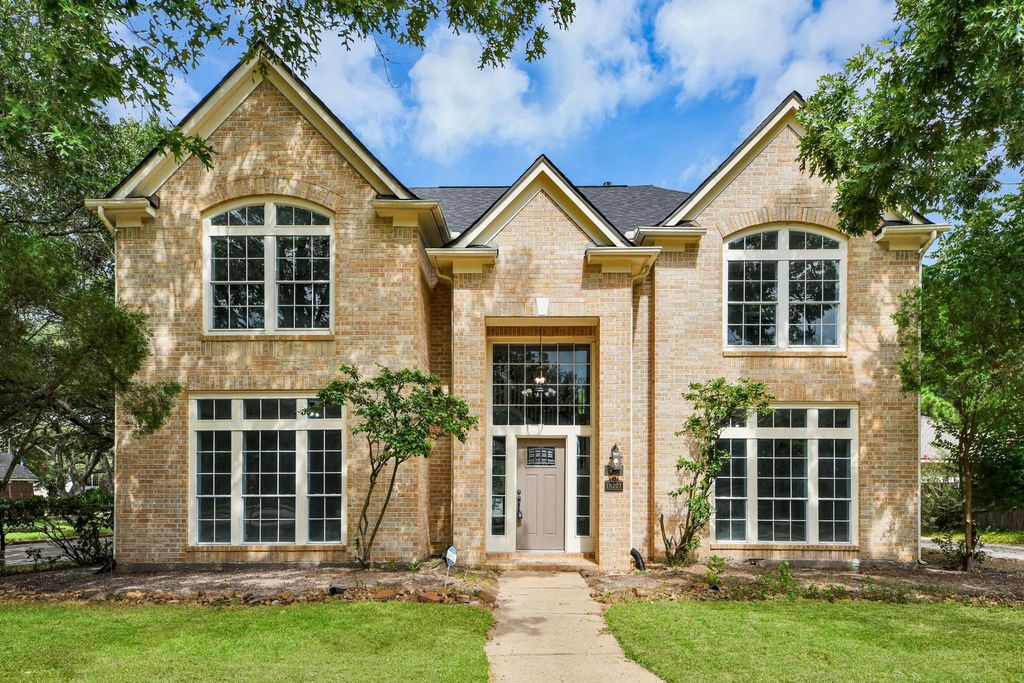 16203 Broken Timber Circle, Houston, TX 77095