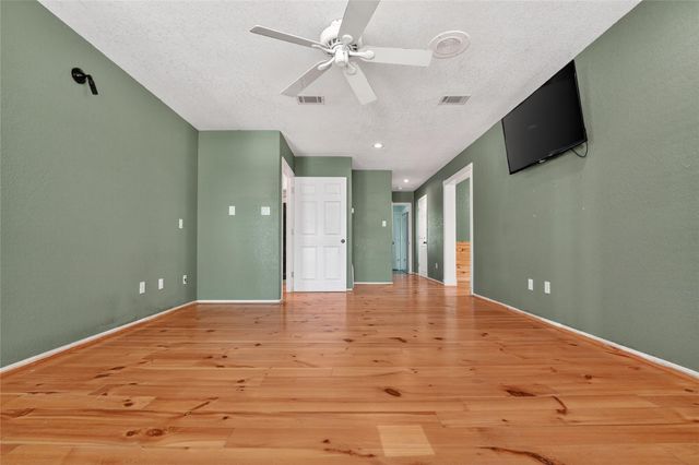 203 Oxbow TRL, Marble Falls, TX 78654