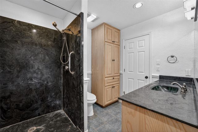 203 Oxbow TRL, Marble Falls, TX 78654