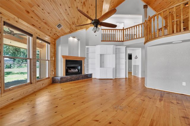203 Oxbow TRL, Marble Falls, TX 78654