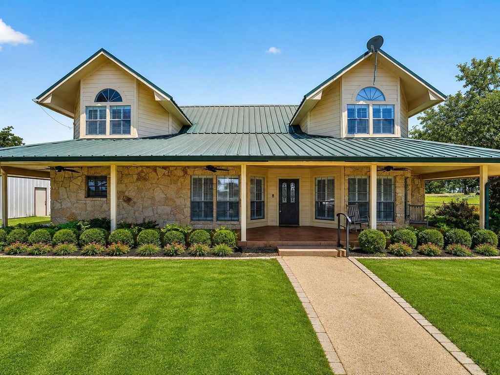 203 Oxbow TRL, Marble Falls, TX 78654