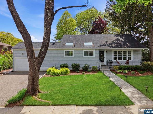 11 Homewood Way, Montclair, NJ 07042