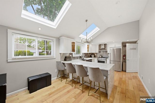 11 Homewood Way, Montclair, NJ 07042