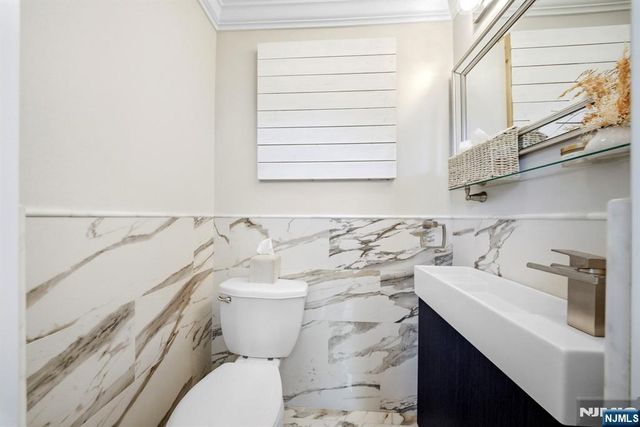 11 Homewood Way, Montclair, NJ 07042