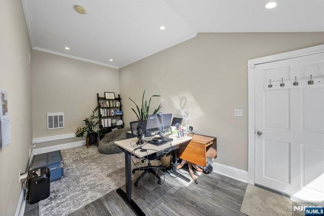 11 Homewood Way, Montclair, NJ 07042