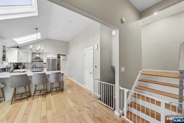11 Homewood Way, Montclair, NJ 07042
