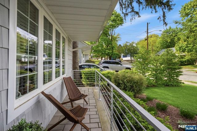 11 Homewood Way, Montclair, NJ 07042