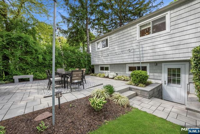 11 Homewood Way, Montclair, NJ 07042