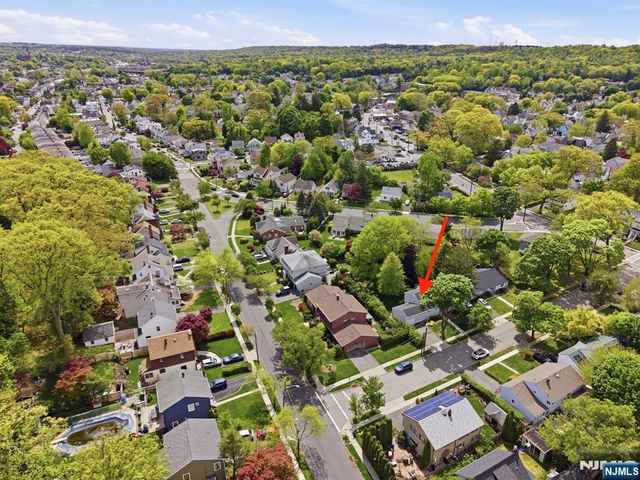 11 Homewood Way, Montclair, NJ 07042