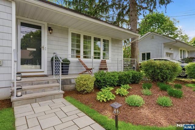 11 Homewood Way, Montclair, NJ 07042