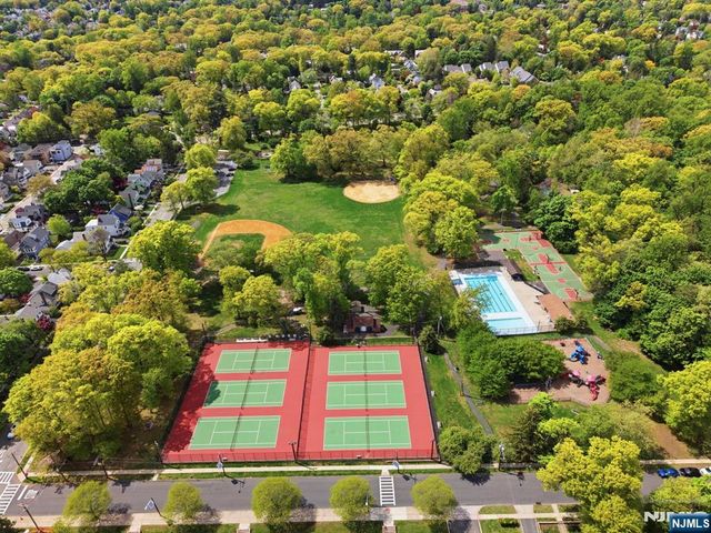 11 Homewood Way, Montclair, NJ 07042