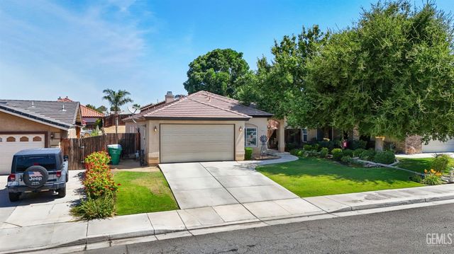 702 Sunset Meadow Lane, Bakersfield, CA 93308