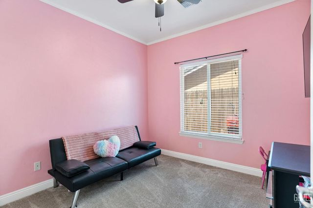 702 Sunset Meadow Lane, Bakersfield, CA 93308