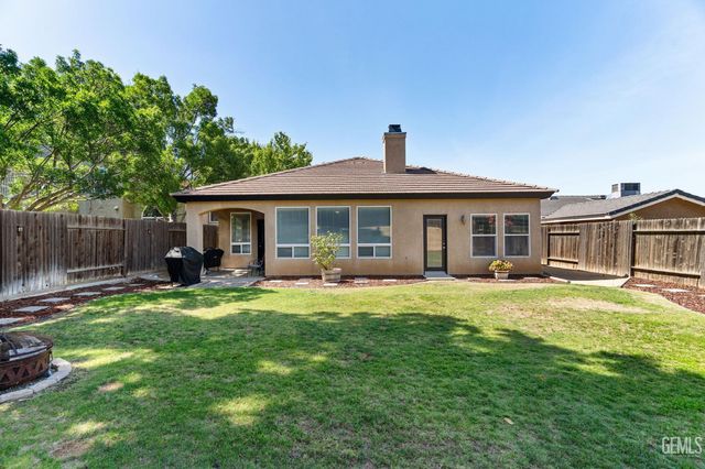 702 Sunset Meadow Lane, Bakersfield, CA 93308
