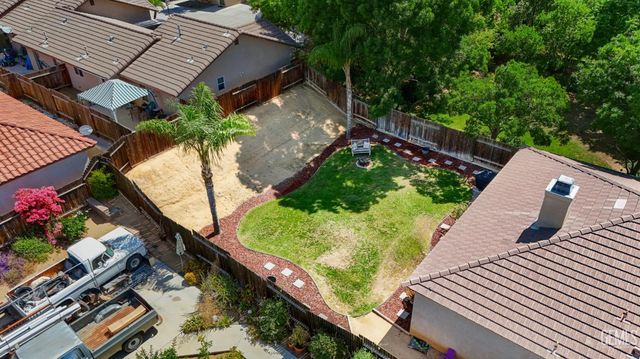 702 Sunset Meadow Lane, Bakersfield, CA 93308