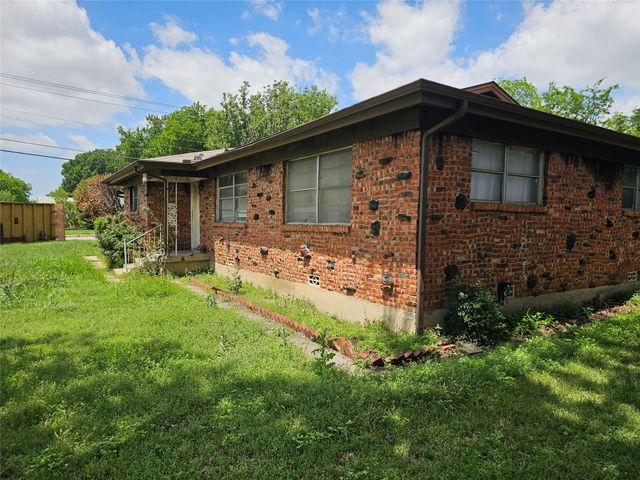 5301 Ammons Street, Haltom City, TX 76117