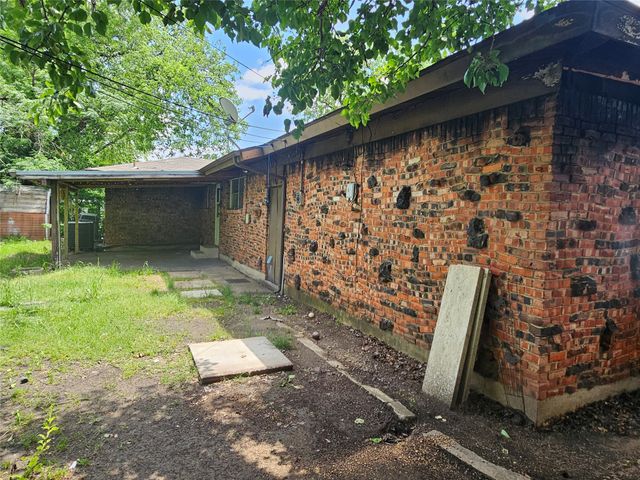 5301 Ammons Street, Haltom City, TX 76117