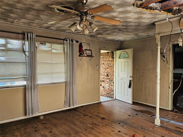 5301 Ammons Street, Haltom City, TX 76117