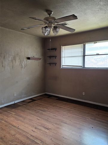 5301 Ammons Street, Haltom City, TX 76117