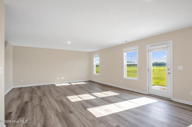 38 Coachman Lane, Autryville, NC 28318