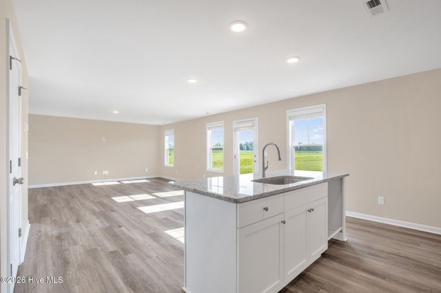 38 Coachman Lane, Autryville, NC 28318