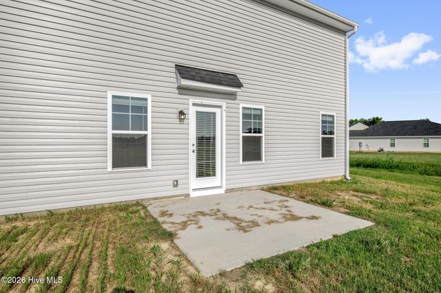 38 Coachman Lane, Autryville, NC 28318