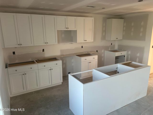 38 Coachman Lane, Autryville, NC 28318