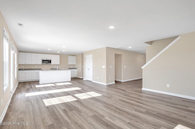 38 Coachman Lane, Autryville, NC 28318
