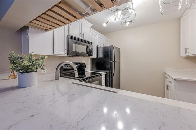 412 Teal Court, Roswell, GA 30076