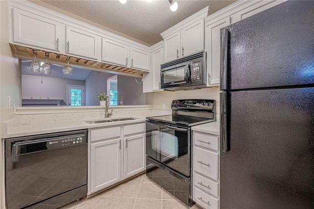 412 Teal Court, Roswell, GA 30076