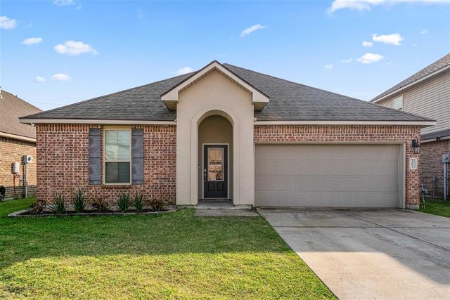 303 Oak Hampton Drive, Sulphur, LA 70665
