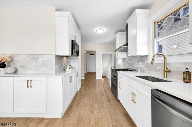 132 Argyle Pl, Kearny Town, NJ 07032