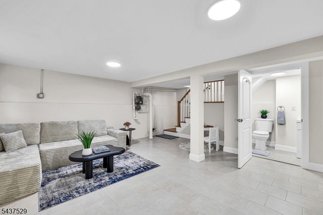 132 Argyle Pl, Kearny Town, NJ 07032