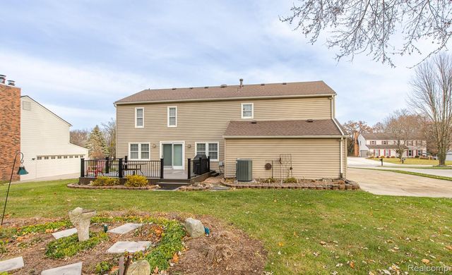 1145 E Fairview Lane, Rochester Hills, MI 48306