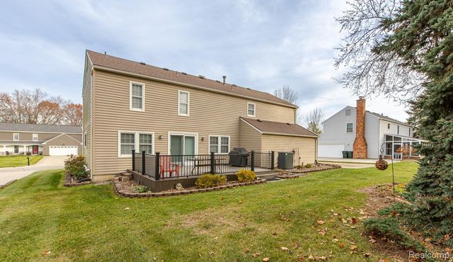 1145 E Fairview Lane, Rochester Hills, MI 48306