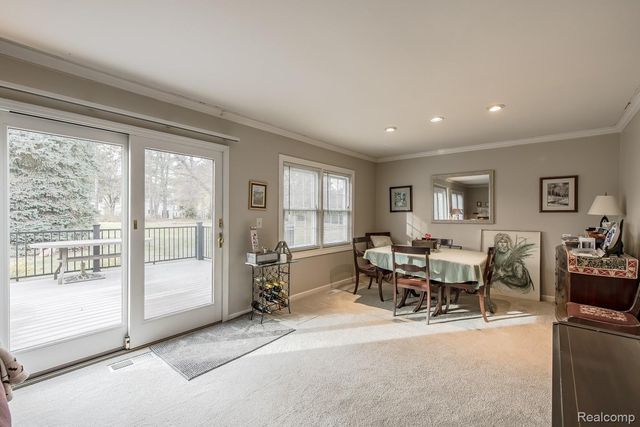 1145 E Fairview Lane, Rochester Hills, MI 48306