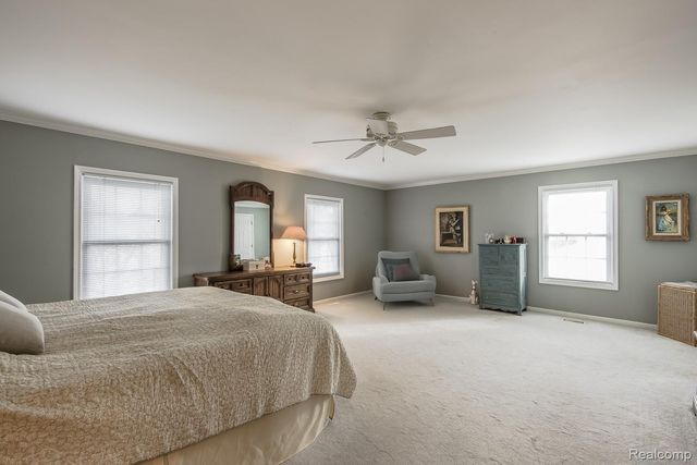 1145 E Fairview Lane, Rochester Hills, MI 48306