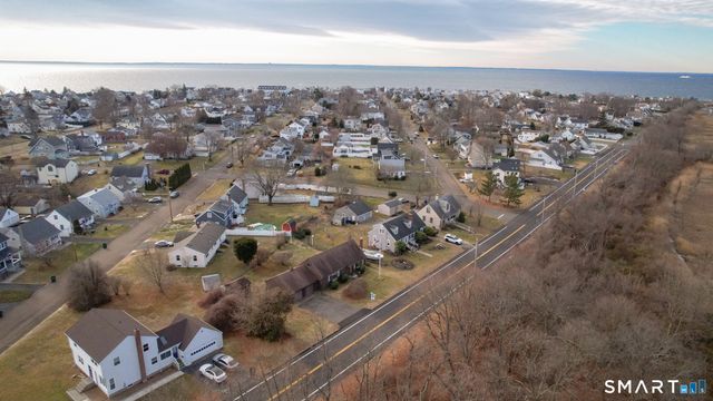 559 Oak Bluff Avenue, Stratford, CT 06615